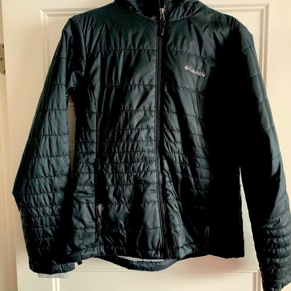 Like new, women’s medium- worn once Columbia jacket with hood